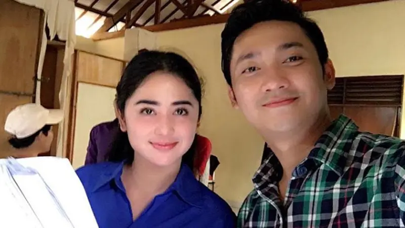 Dewi Perssik dan Angga Wijaya