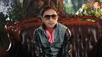 Ke Inggris, Giring 'Nidji' Ingat Momen Bulan Madu dengan Istri