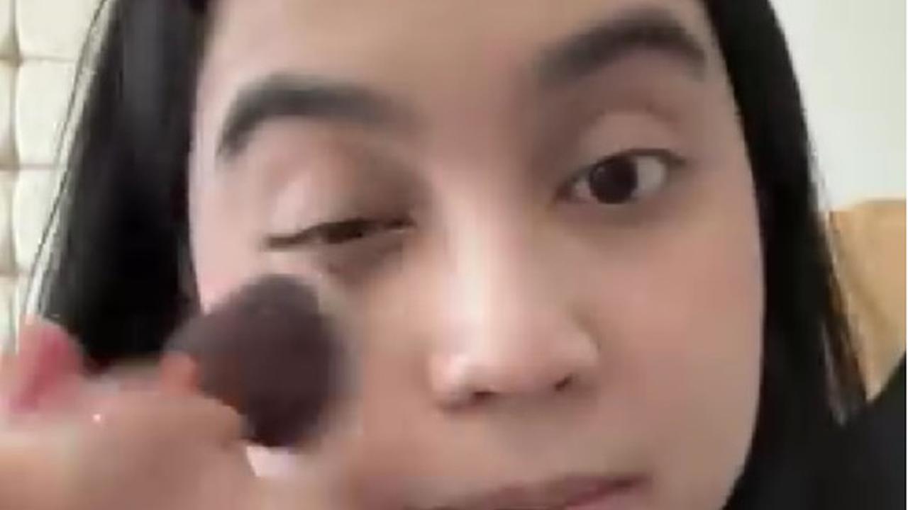 Tips Makeup Antimenor dengan Blush On Rp60 Ribuan Ala Rachel Amanda (credit: instagram/auroramanda95
