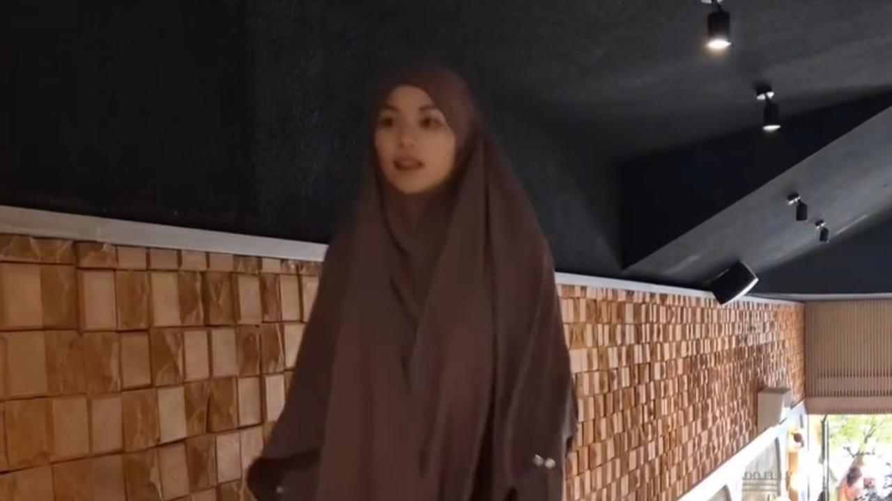 Ingat Metha Yuna? Artis Cantik Istri Uki Eks Noah yang Tak Lagi Muncul di TV Usai Hijrah, Cantik Berbusana Syar'i