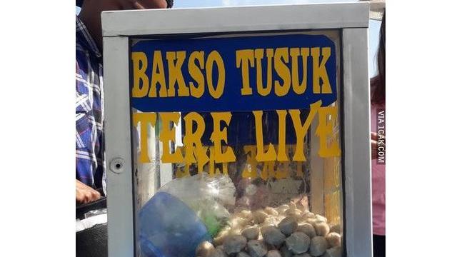 6 Tulisan Lucu di Gerobak Bakso Ini Bikin Pembeli Geleng Kepala