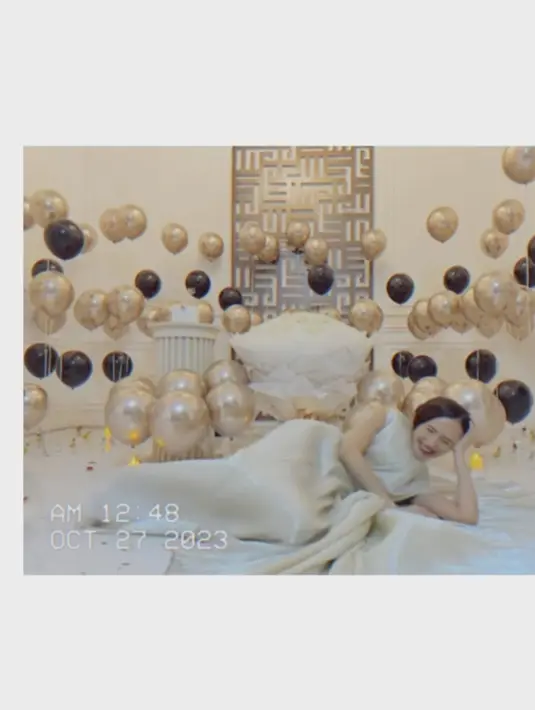 Dalam keterangan fotonya, Beby Tsabina tak banyak menuliskan keterangan foto. Dia hanya menulis angka 21, yang berarti umur barunya. [instagram/bebytsabina]