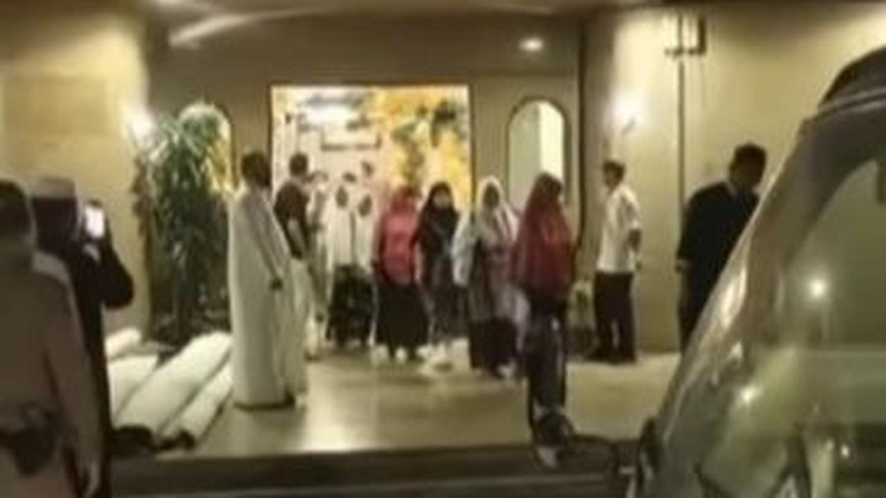 "Kalau tim, nanti kami bentuk untuk melihat dan mengawasi langsung jemaah (37 warga Makassar) yang akan balik," sebutnya.