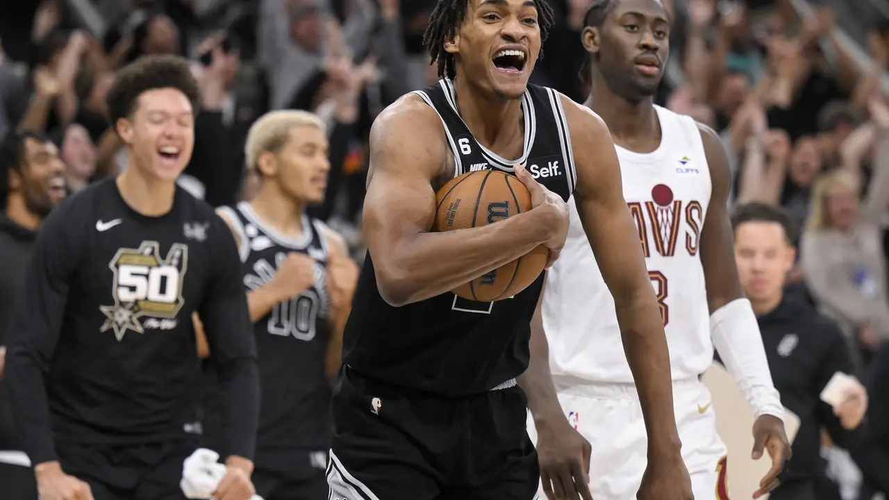 Selebrasi pemain Spurs saat mengalahkan Cavaliers di lanjutan NBA 2022/2023