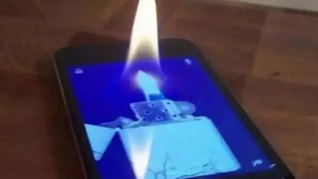 7 Potret Nyeleneh Orang Pakai Gadget Sampai Layarnya Rusak Ini Bikin Heran