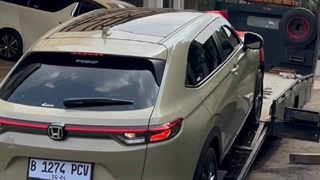 Akhirnya Hadiah Mobil Untuk Sang Anak Telah Tiba