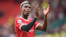 Kemampuan bertahan Paul Pogba sebagai gelandang di bawah standar. Hal tersebut membuat Ole menggeser dirinya ke peran penyerangan. Namun, meski memiliki skill dribbling yang mumpuni, kurangnya kecepatannya saat berlari menghambat kecepatan serangan balik MU. (AFP/Oli Scarff)