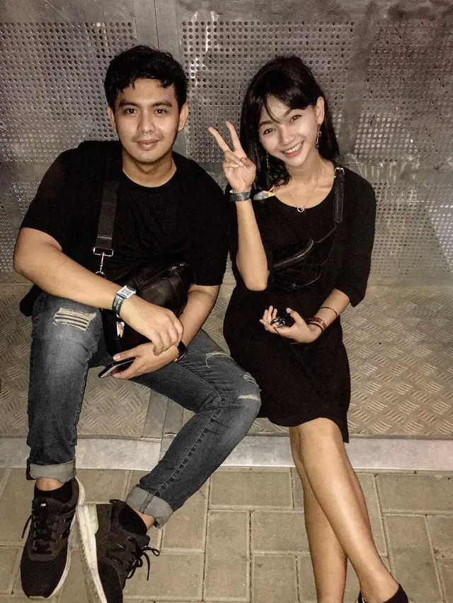6 Potret Glenca Chysara Bareng Kekasih, Selalu Romantis Meski Jarang Tersorot