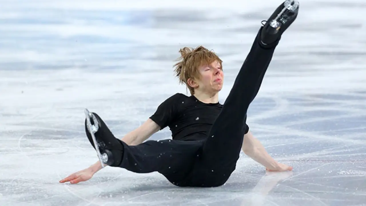 [Bintang] 10 Wajah Atlet Skate Saat Berlaga di Olimpiade Musim Dingin 2018, Kagak Ada yang Benar!