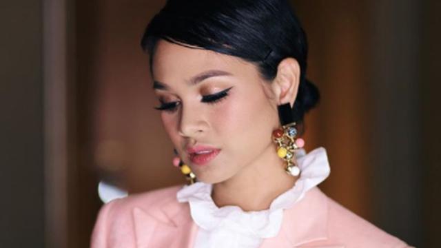 Jadi Mama Gaul dan Enerjik, Ini Tampilan Andien Aisyah dengan Makeup Simpel
