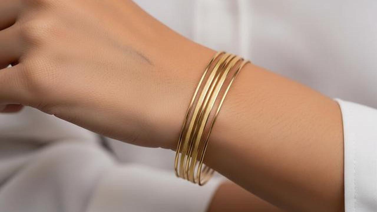 15 Rekomendasi Gelang Emas Elegan untuk Ibu Paruh Baya yang Timeless, Hadiah Spesial Hari Ibu