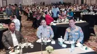 Ketua Umum Markas Besar (Mabes) Laskar Merah Putih (LMP) H Arsyas Cannu duduk bersama Kapolda Banten Irjen Rudy Heriyanto dan Kapolda Metro Jaya Irjen Pol Karyoto. (Ist)