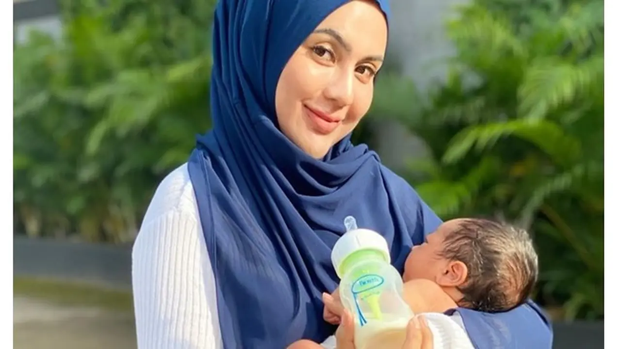 6 Potret Terbaru Anggita Sari, Berhijab Setelah Melahirkan