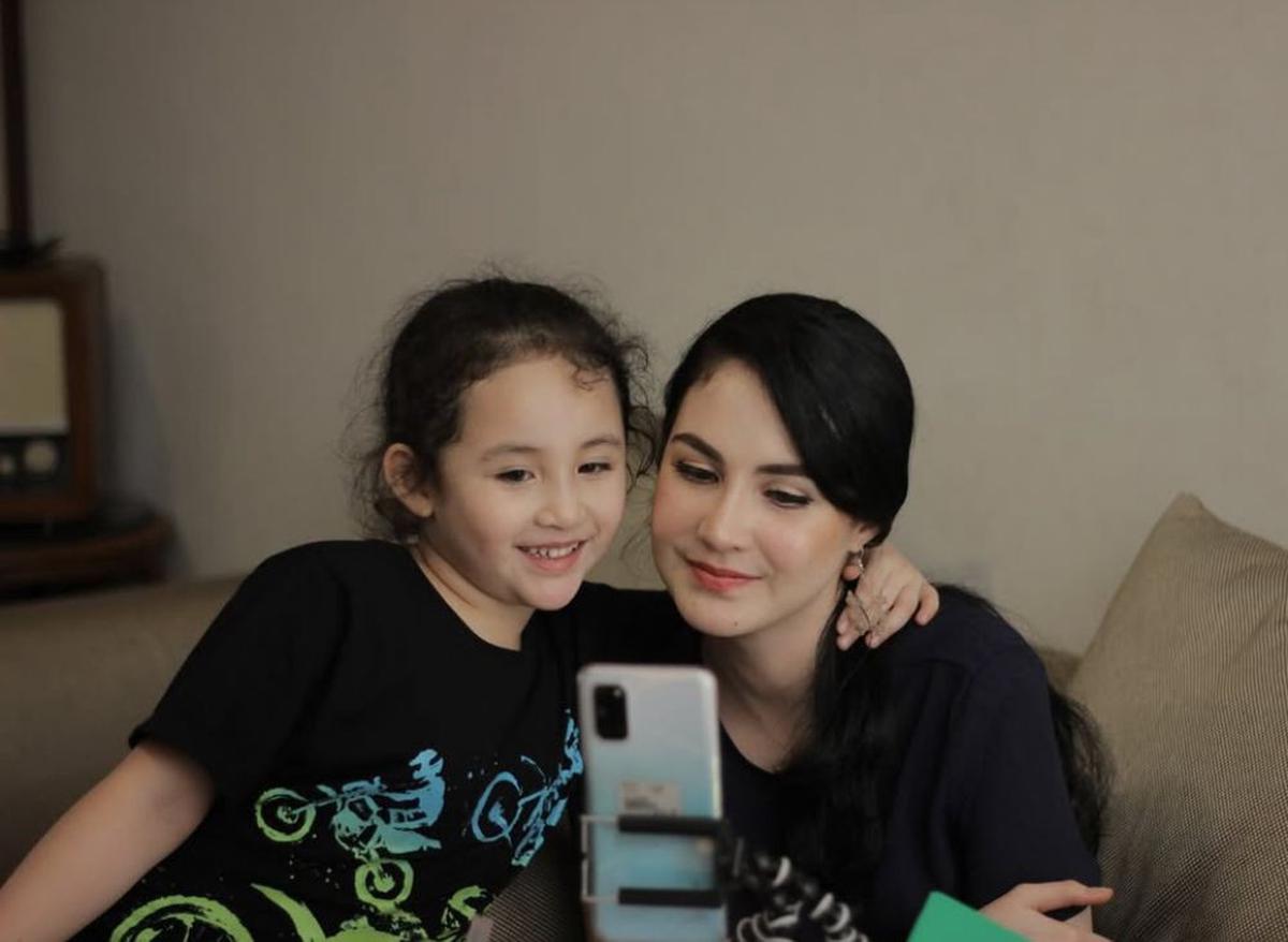 9 Nama Anak Artis Ini Bukan Sekadar Indah, Tapi Punya Filosofi Mendalam
