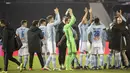 Para pemain RC Celta de Vigo merayakan kesuksesan tinya lolos ke semifinal Copa Del Rey usai menyingkirkan Real Madrid di di Balaidos stadium, Vigo, Spain, Rabu (25/1/2017).  (AP/Lalo R. Villar)