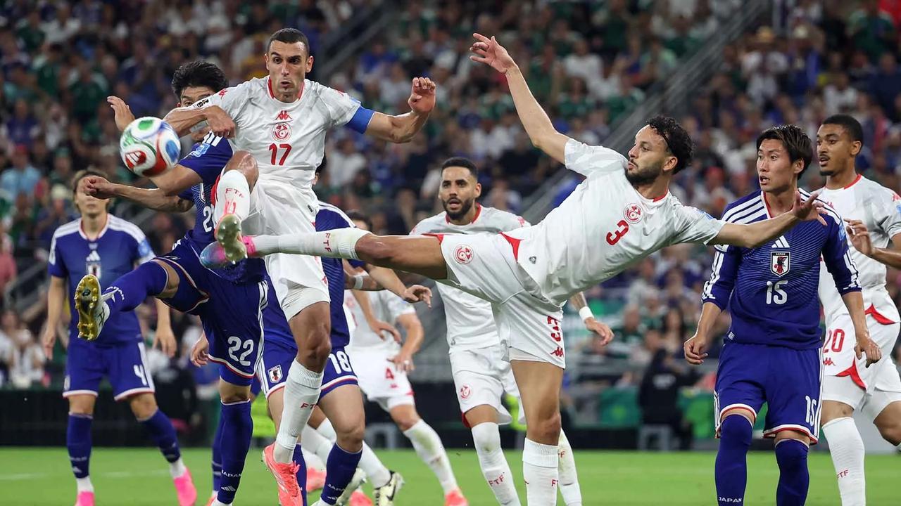 FOTO: Jepang Lolos ke 32 Besar Usai Hajar Tunisia