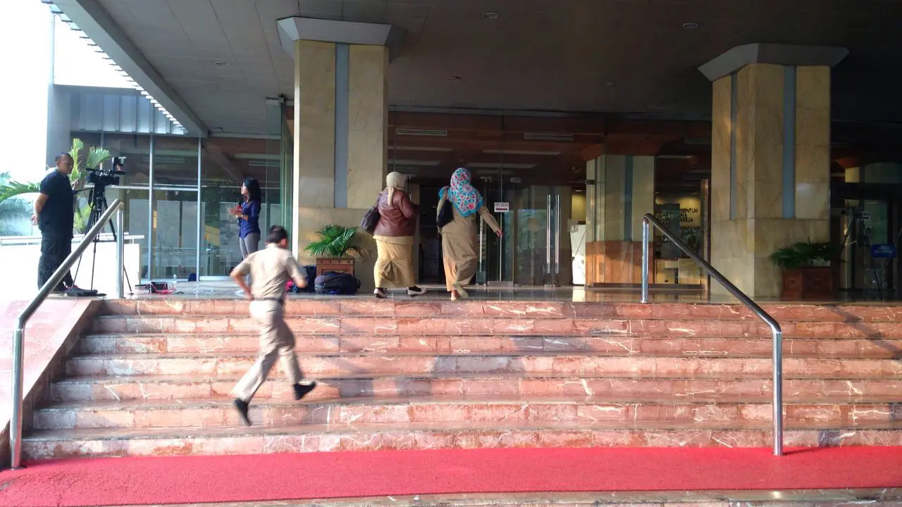 PNS telat ngantor