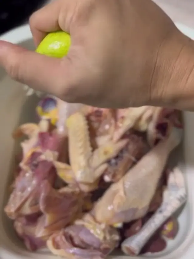 Tanpa Dilumuri Cuka, Begini Cara Netralkan Bau Amis Mengganggu pada Ayam Kampung