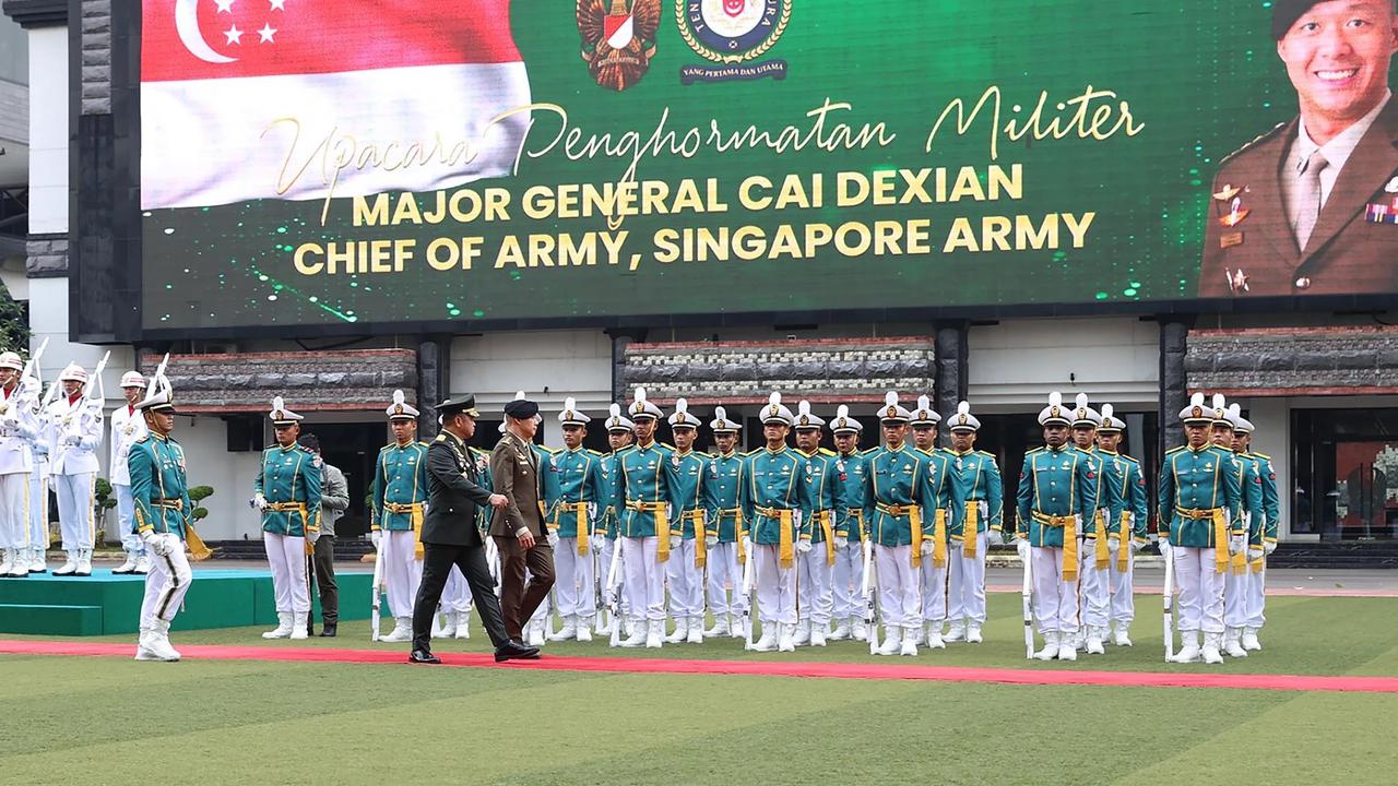 FOTO: Kasad   Maruli Terima Kunjungan Kepala Angkatan Darat Singapura