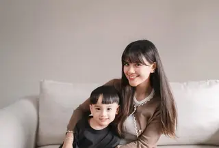 Penampilan Audi Marissa sebagai seorang ibu muda. [@audimarissa]