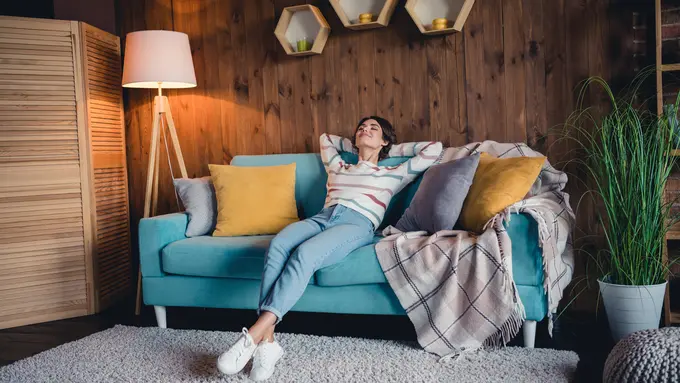 wanita november rumah nyaman