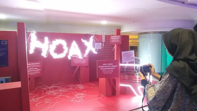Instalasi Bijak di Dunia Maya