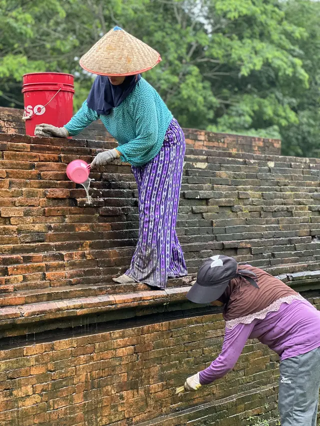 Adegan pembersihan candi. (Foto: Kalyana Shira Foundation)
