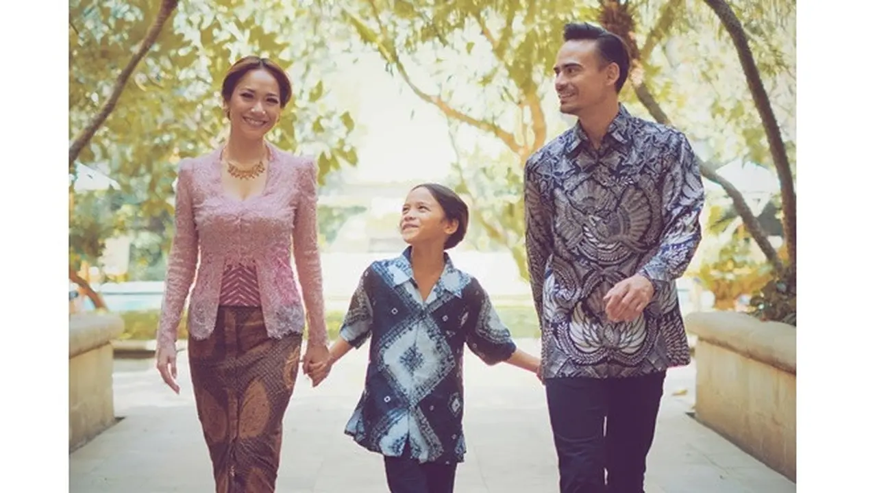 6 Momen Kenangan Ashraf Sinclair Bareng Istri dan Anak, Selalu Kompak