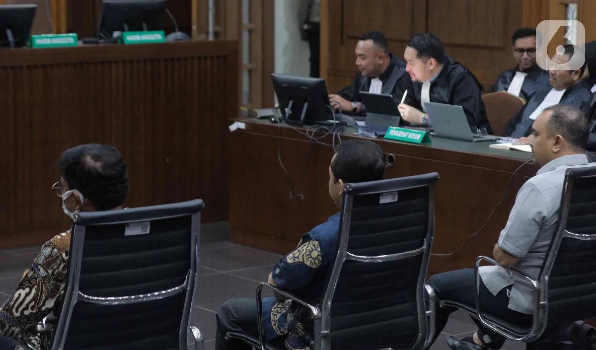 Jaksa menyebut jika perilaku terdakwa yang bersama-sama dengan terdakwa lain menjadi hal yang memberatkan hukuman.<br>