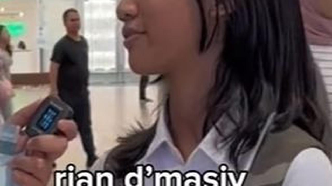 VIDEO: Viral Anak Rian D'Masiv Disuruh Nyanyi Dapat Rp50 Ribu, Bapaknya Kaget Bukan Sekolah Malah ke Mal