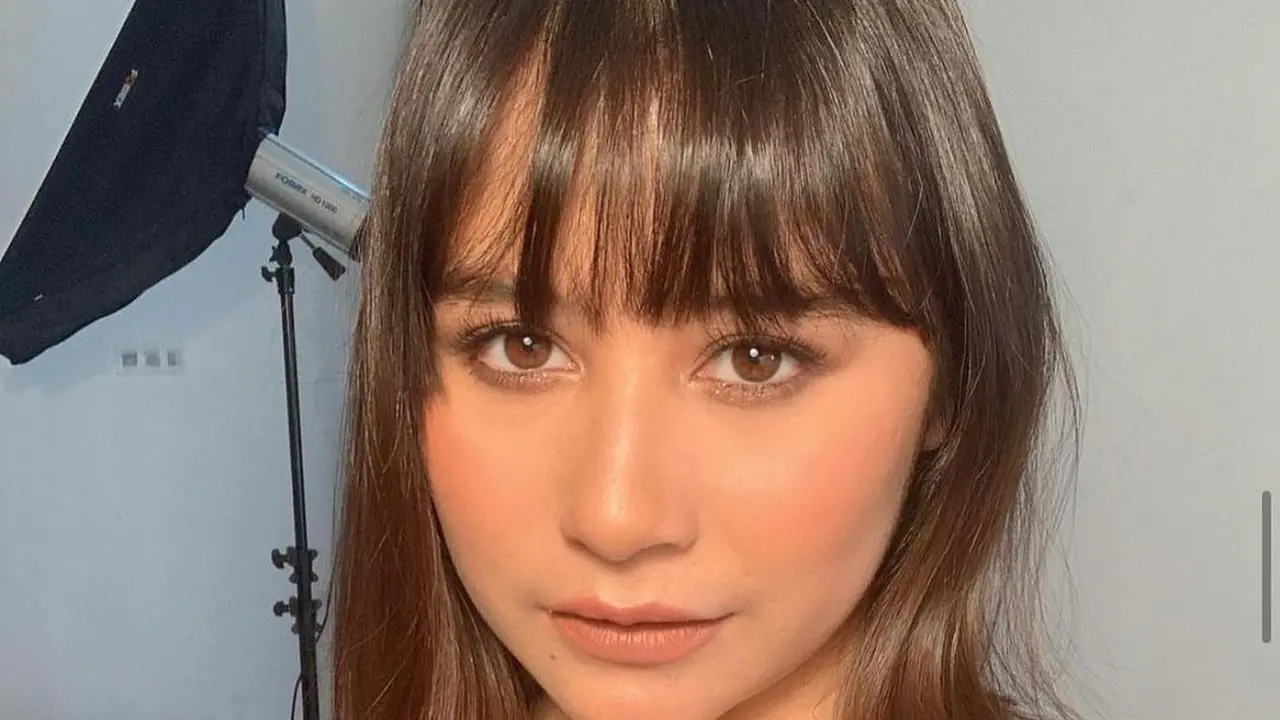 Prilly Latuconsina.