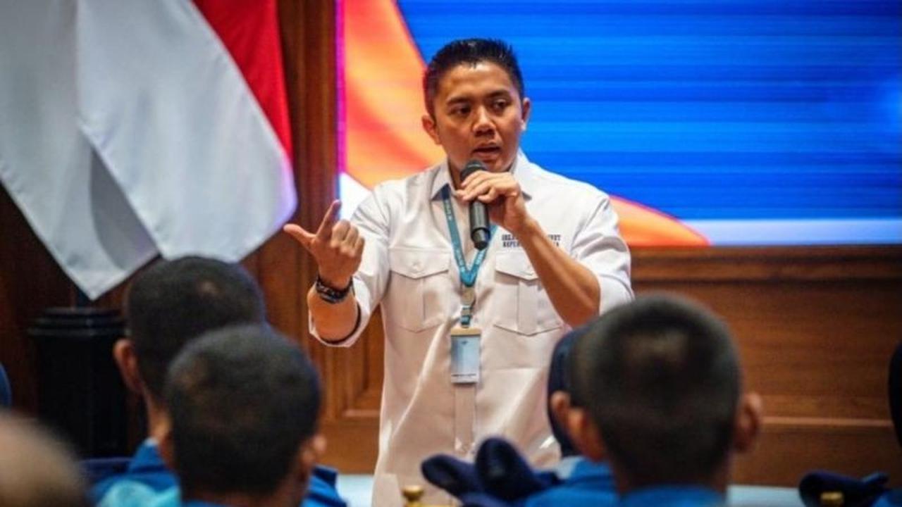 Seskab Teddy Berbagi Pengalaman Inspiratif dengan Siswa SMA Taruna Nusantara