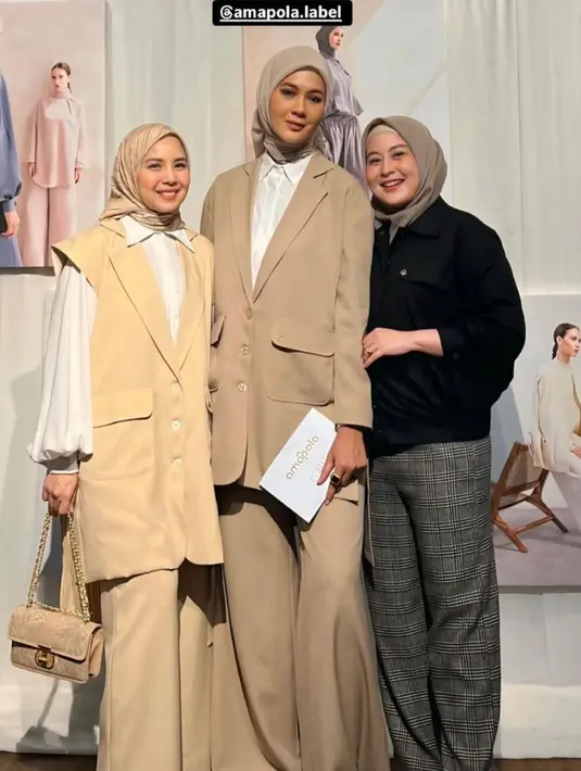 Paula Verhoeven resmi meluncurkan brand fashion terbarunya, Amapola Label. Acara peluncuran ini dihadiri oleh sejumlah selebriti ternama yang tampil memukau dengan koleksi busana terbaru dari Amapola Label.