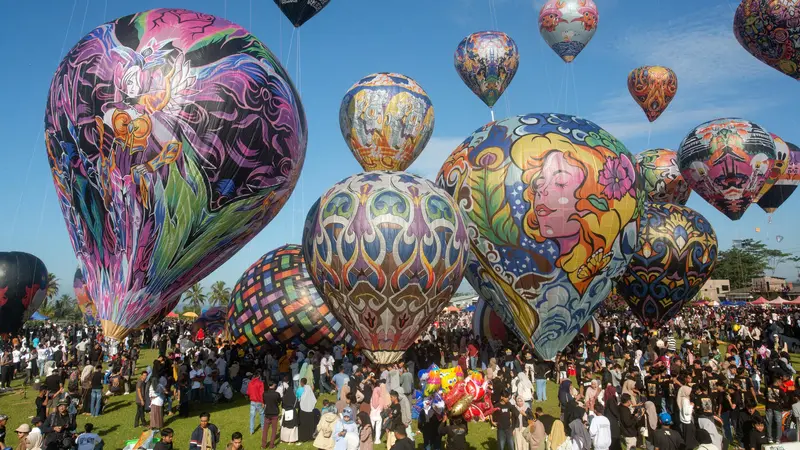 Meriahnya Festival Balon Udara di Wonosobo