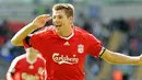 Kapten Liverpool, Steven Gerrard bergembira setelah mencetak  gol penentu kemenangan dalam lanjutan Liga Premier menghadapi Bolton Wanderers di Reebok stadium, Bolton, 29 Agustus 2009. AFP PHOTO/ANDREW YATES