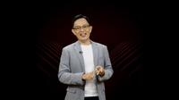 Presiden Direktur & CEO MPC, Adrian Suherman mengumumkan transformasi perusahaan sebagai komitmen untuk mendukung dan mempercepat pertumbuhan ekonomi digital di Indonesia. (Foto: Multipolar)