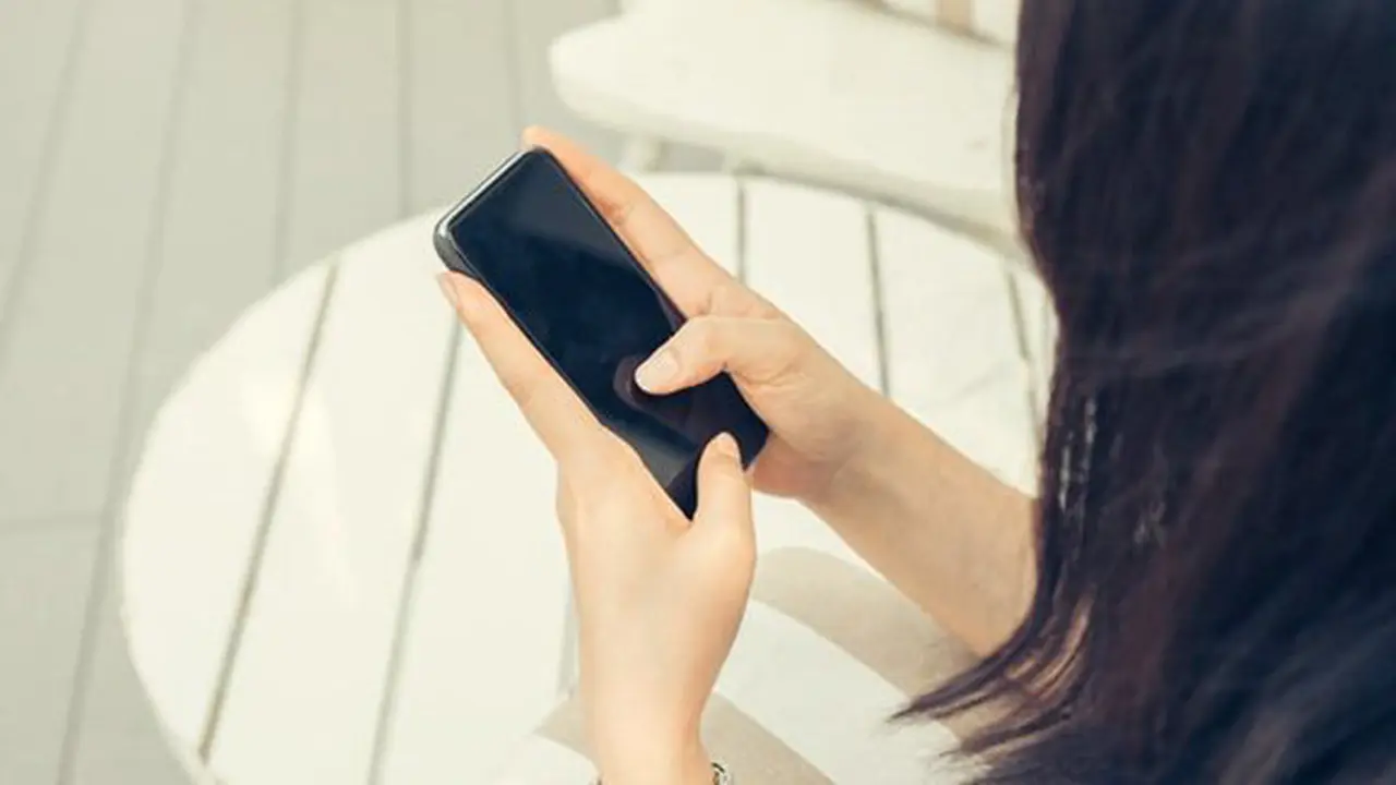 Gadget menghancurkan hubungan/copyright Pexels.com/Tirachard Kumtanom