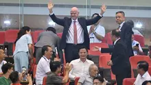 Presiden FIFA, Gianni Infantino, menyaksikan leg kedua final Piala AFF 2026 di Stadion My Dinh, Hanoi, Rabu (26/8/2026). (VFF)
