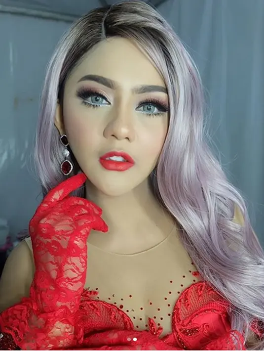 Selain doa, ada juga warganet ada juga yang mendoakan meninggal dunia. Jenita kesal dengan komentar netizen tersebut dan memberikan peringatan. (instagram/jenitajanet)