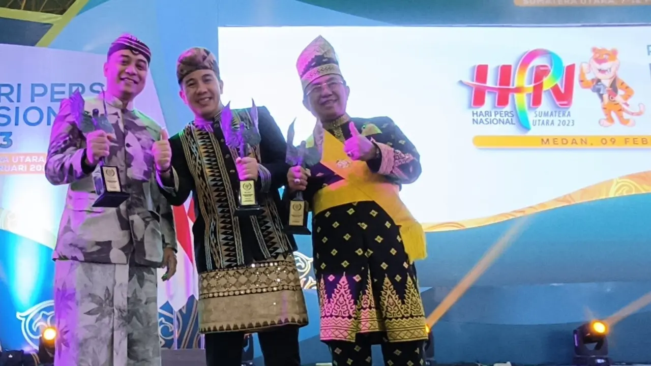 Program Dandan Omah Antarkan Wali Kota Eri Cahyadi Raih Anugerah Kebudayaan PWI