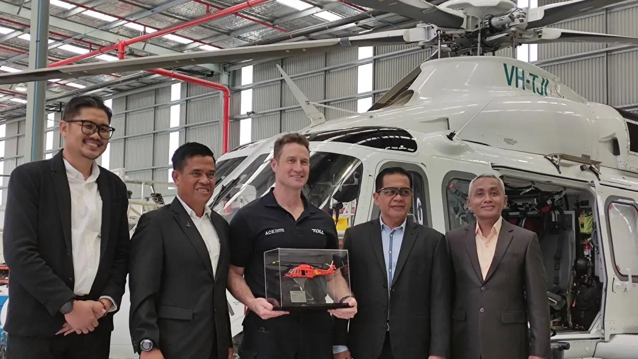 Kepala Basarnas Marsekal Madya TNI Kusworo (dua dari kiri) bersama Head of Training and Checking of ACE Training Center Timothy Witenden (Istimewa)