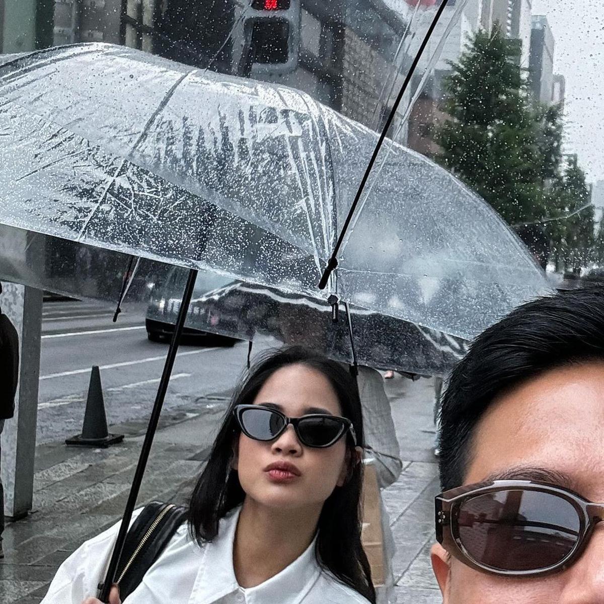Pacarannya Tak Pernah Terekspos, Ini 7 Potret Dhabitannisa Istri Nino RAN - Kini Nikmati Bulan Madu
