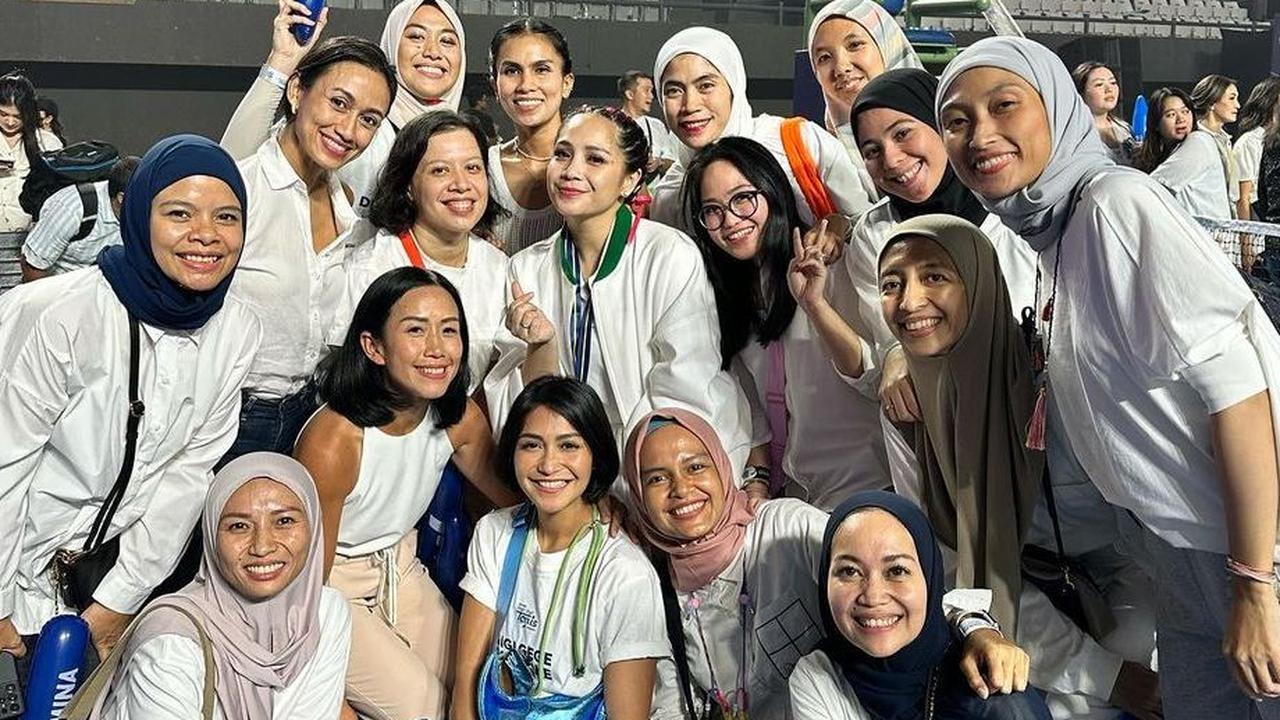 Sebelum adanya interaksi tersebut, Caca memang dikenal sebagai orang yang humble. Ia bisa berlaku ramah kepada semua orang yang ditemuinya.