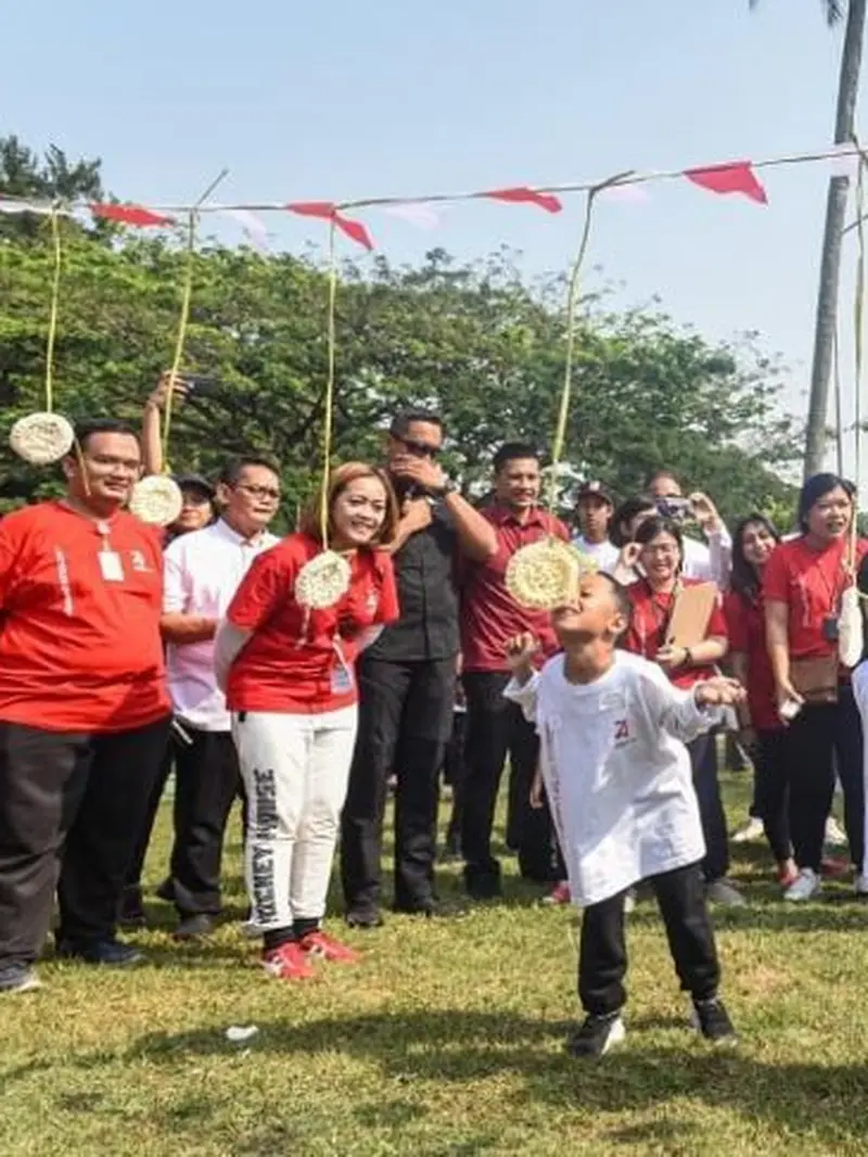 Wajah Datar Jan Ethes Saat Diajak Ikut Lomba Makan Kerupuk di Istana Bogor