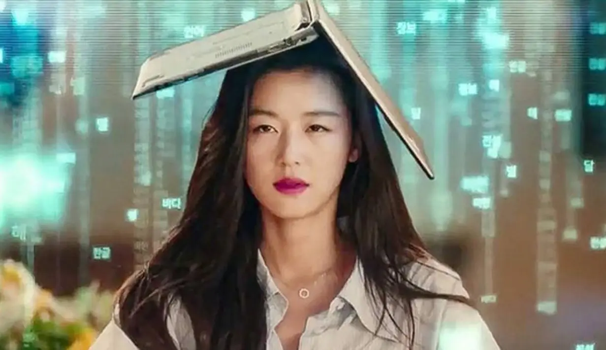 Di tahun 2012, Jun Ji Hyun menikah dengan pengusaha sukses bernama Choi Jun Hyuk. Pasangan ini dikaruniai anak pertama mereka pada bulan Februari 2016 lalu. (Instagram/junjihyun_official)