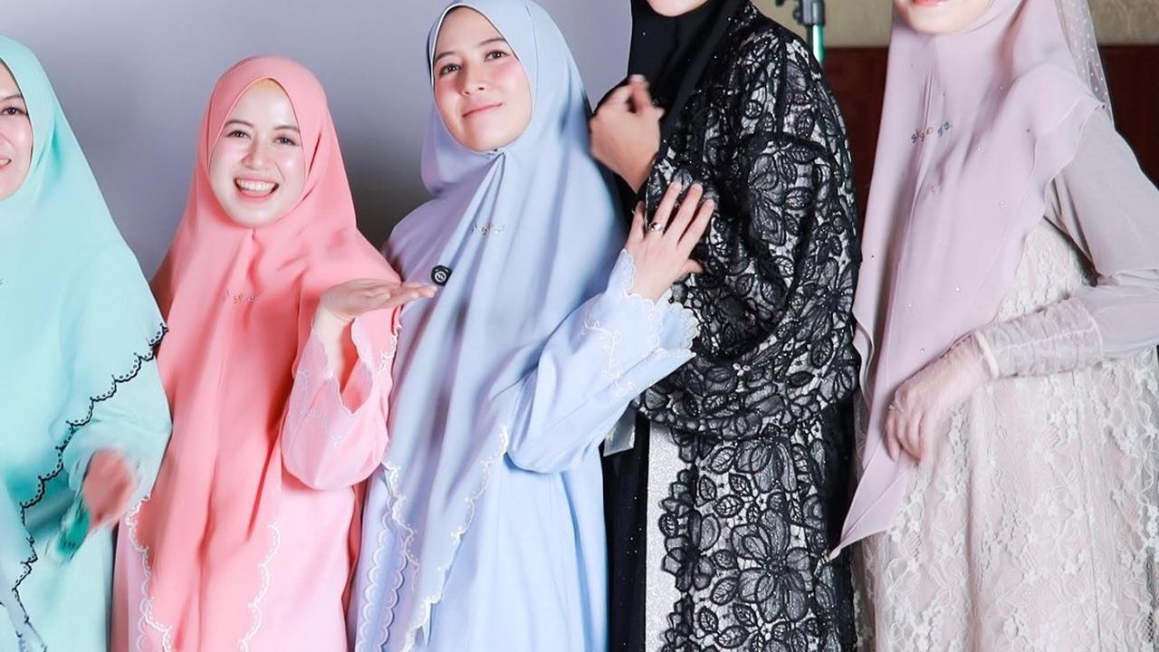 7 Potret Kimberly Ryder Jadi Model Busana Muslim, Cantik Kenakan Hijab Syar'i