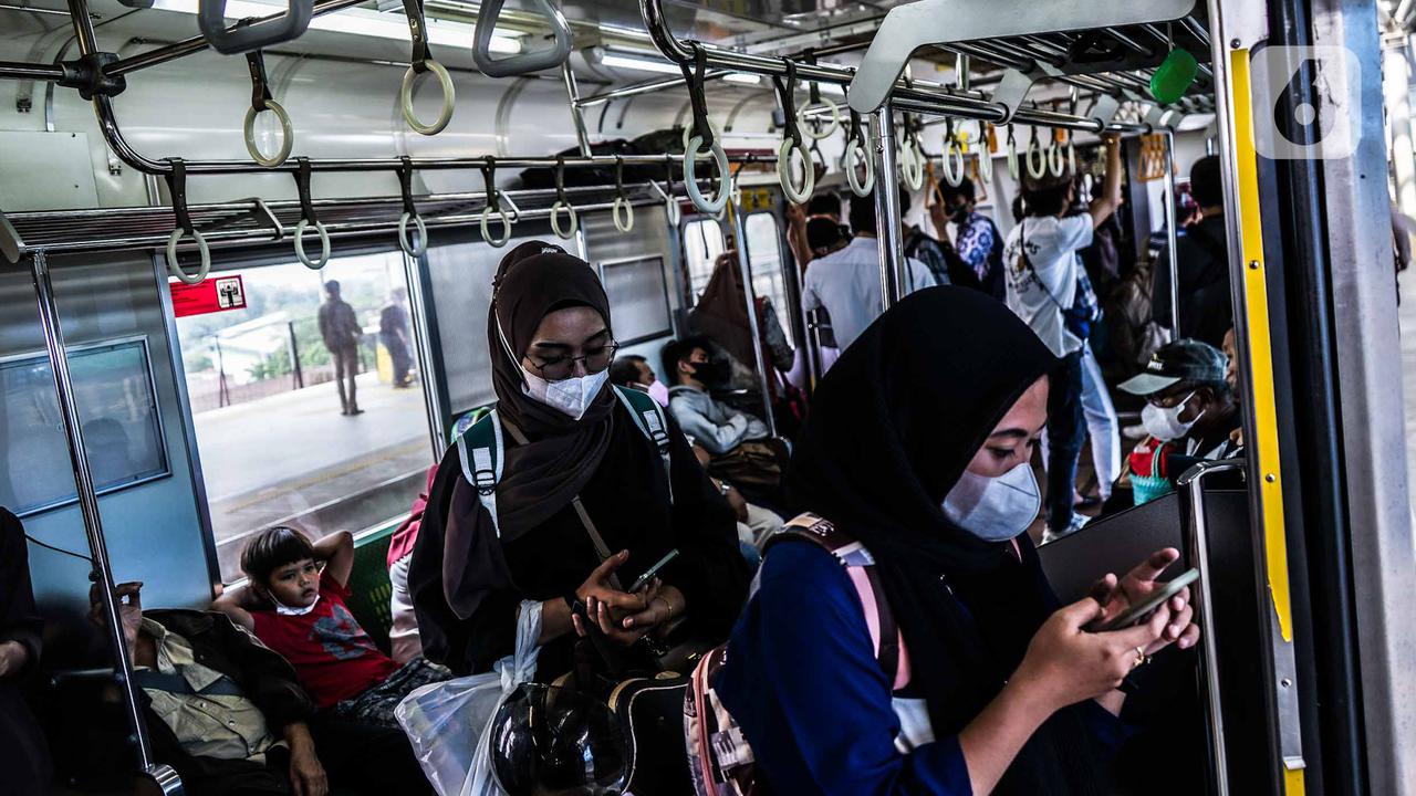 FOTO: Kapasitas Penumpang KRL Jabodetabek Naik Jadi 80 Persen