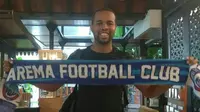 Tiago Furtuoso tiba di Malang pada Sabtu (6/1/2018). (Bola.com/Iwan Setiawan)