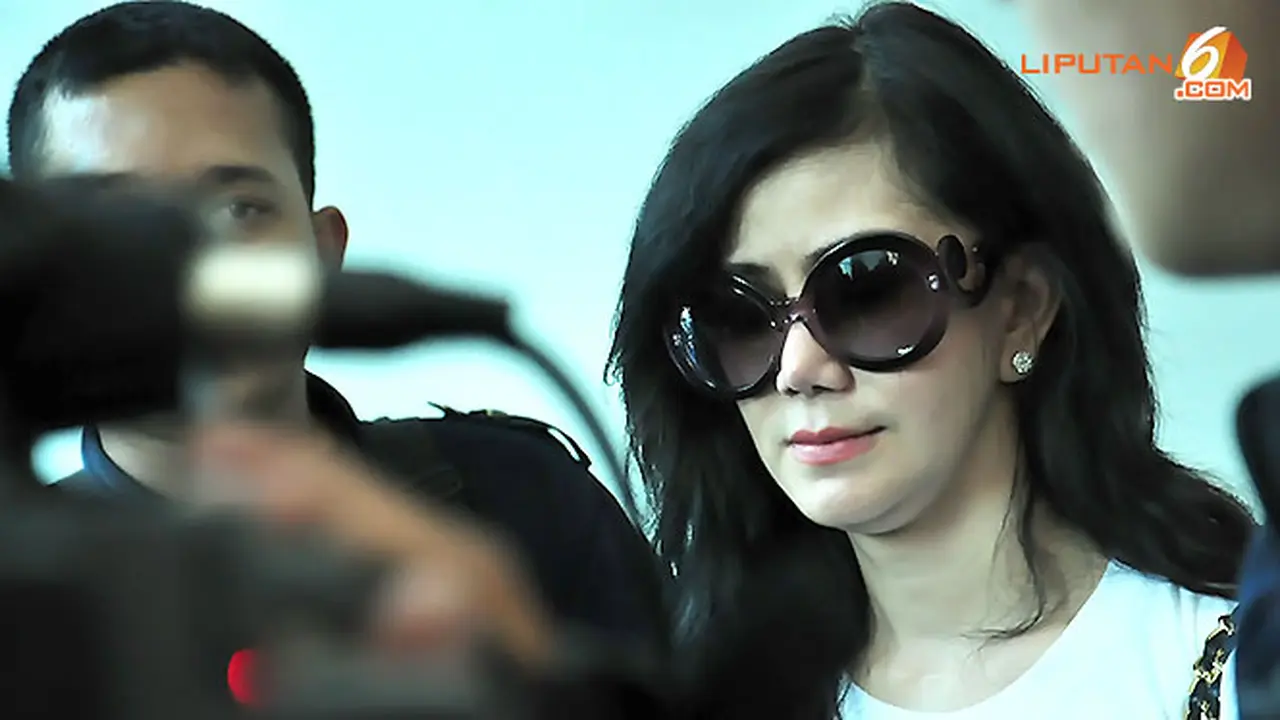 amy-qanita-cantik-putih-130307b.jpg