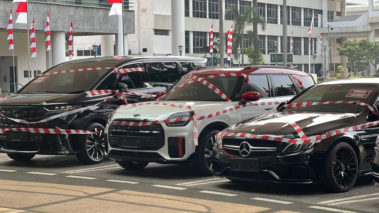 5 Mobil Mewah Diduga Milik Riza Chalid Disita Kejagung
